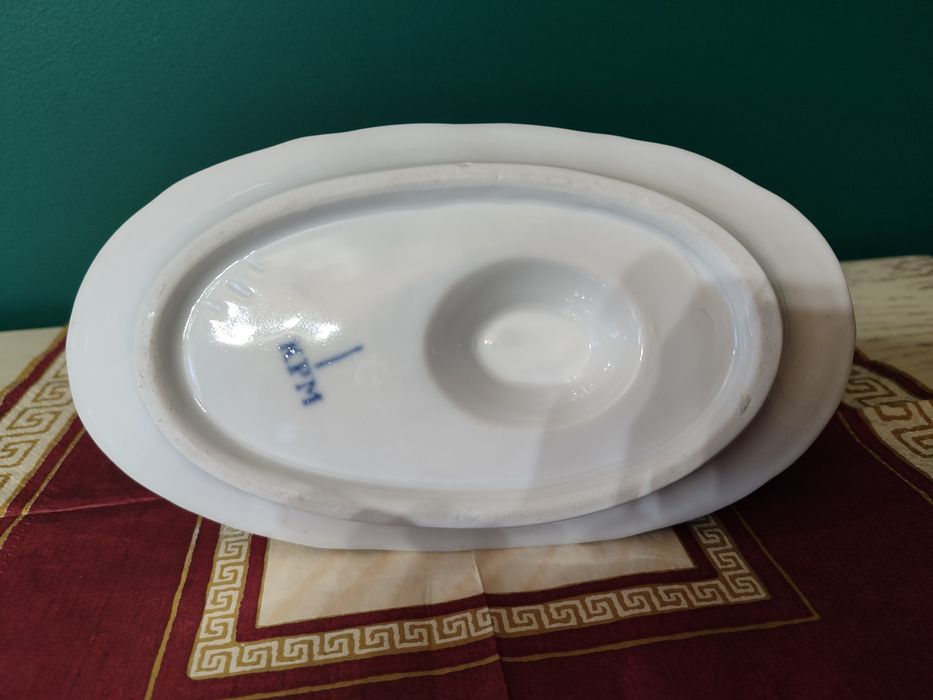 Porcelanowa sosjerka
