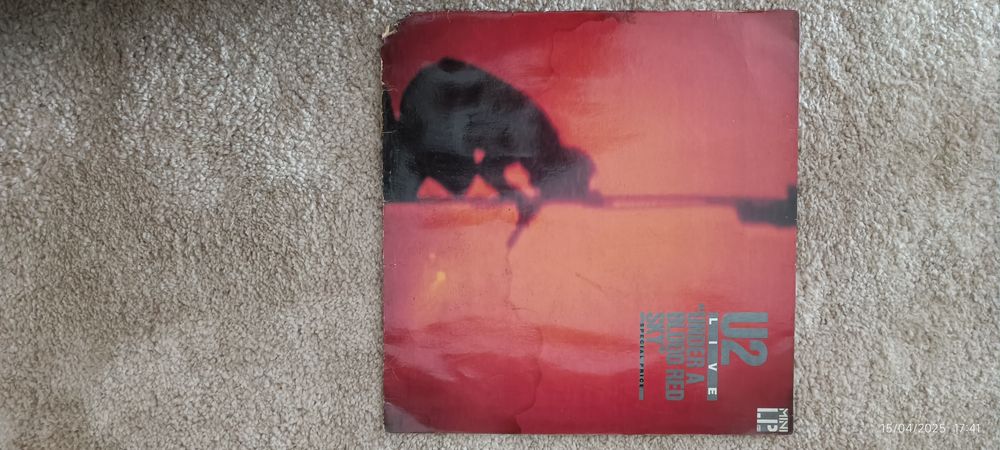 U2 "Under A Blood Red Sky" in exchange for Simply Red CD64730008010369120