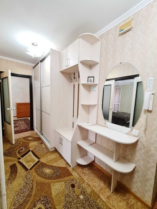 Двухкімнатна в центрі, біля ТРЦ Любава. Гоголя 206.