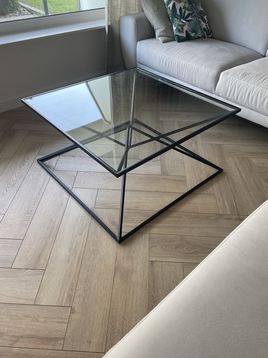 Stolik kawowy szklany w stylu loft