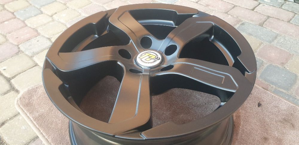 DOTZ Hanzo 17Cali 5x120 8J ET35 BMW OPEL