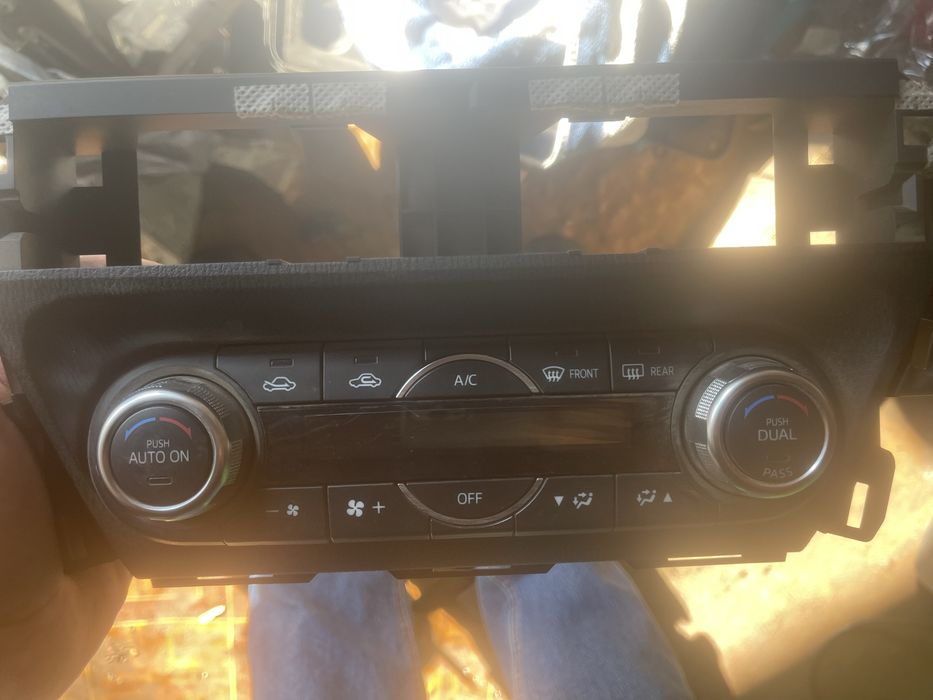 Панель управления климата Mazda