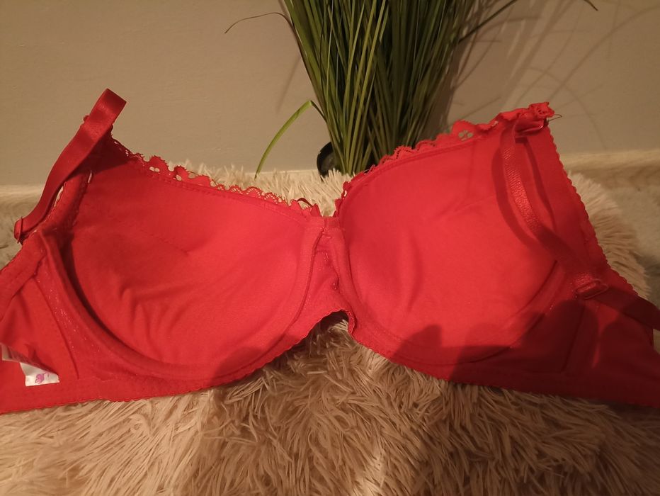 Biustonosz czerwony push-up 85B