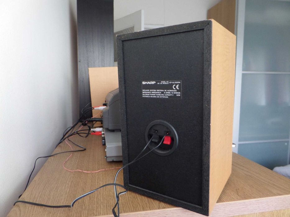 Aparelhagem compacta Sharp com colunas