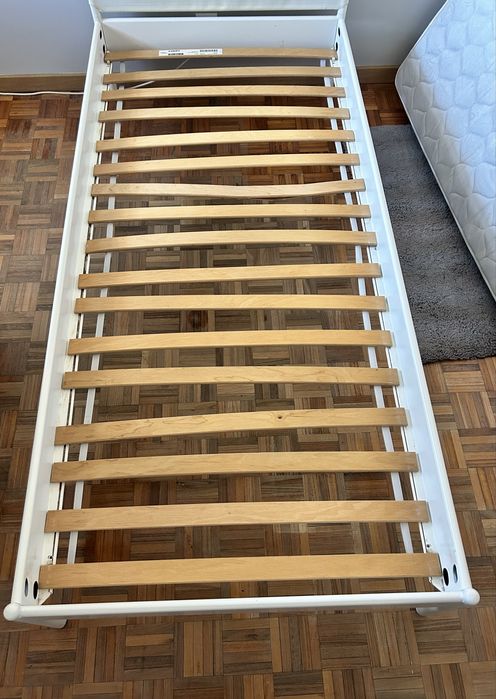 Cama solteiro 90x200 cm + Colchão + Protetores de Colchão