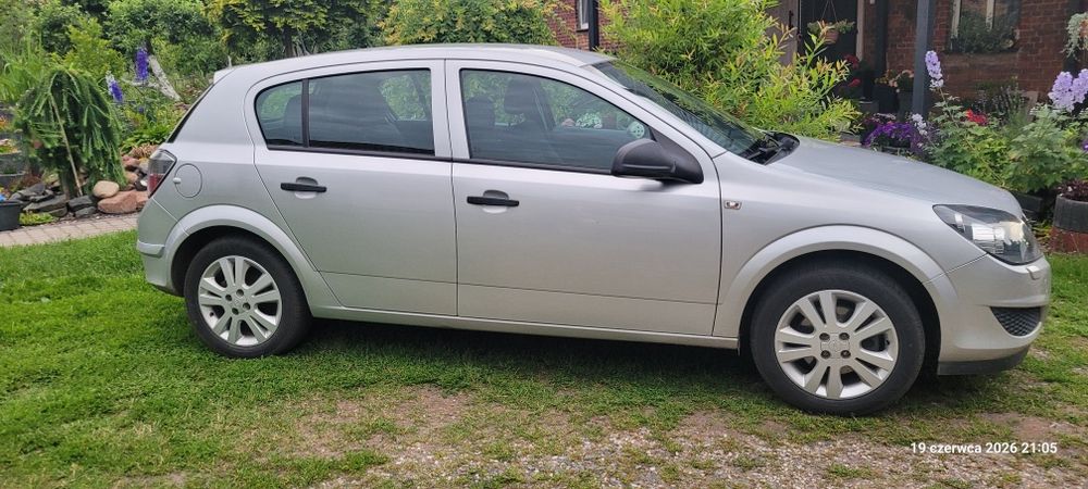 Opel Astra 1,4 Hatchback Benzyna +LPG