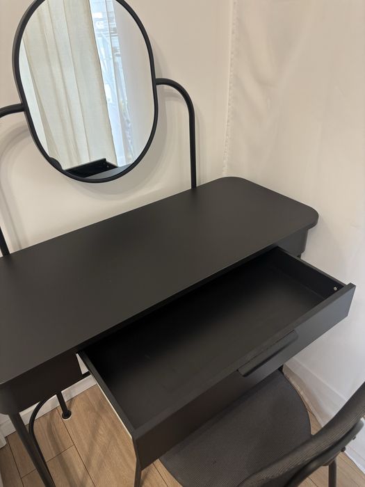 Toaletka z lustrem  IKEA