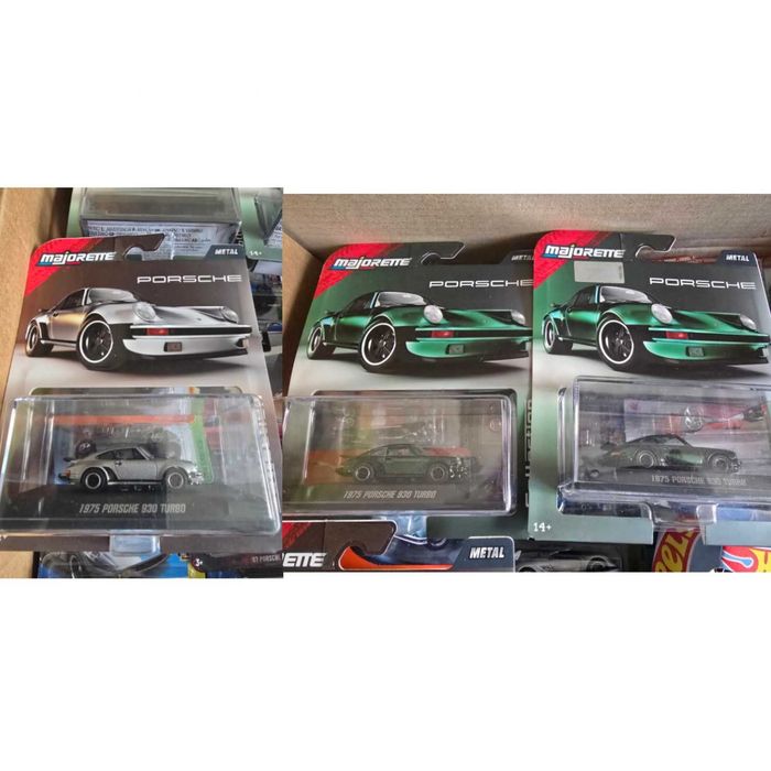 Modele Hot Wheels 55 szt. + 8 innych