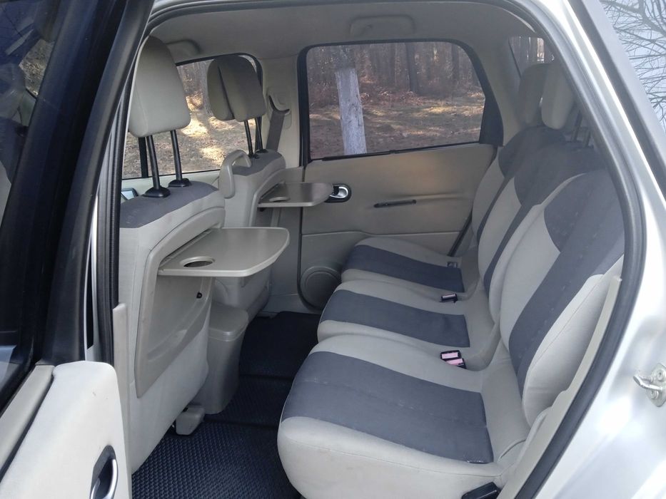Мінівен Renault Scenic II 1.6 ГАЗ – БЕНЗИН 2005 року