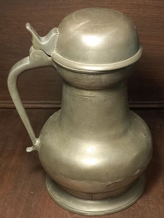 Pichel de estanho do séc. XVII