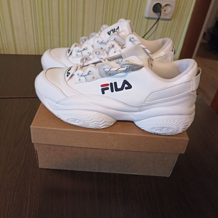 Кросівки демісезонні.