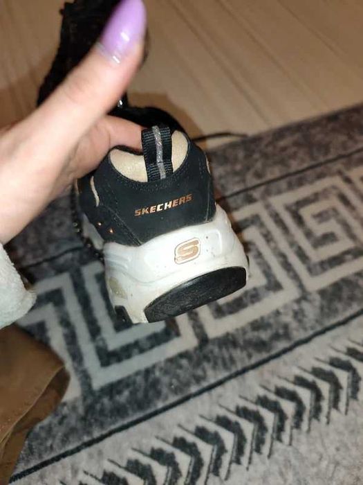 Oryginalne sneakersy D'lites Glamour Feels od Skechers rozm. 37,5.