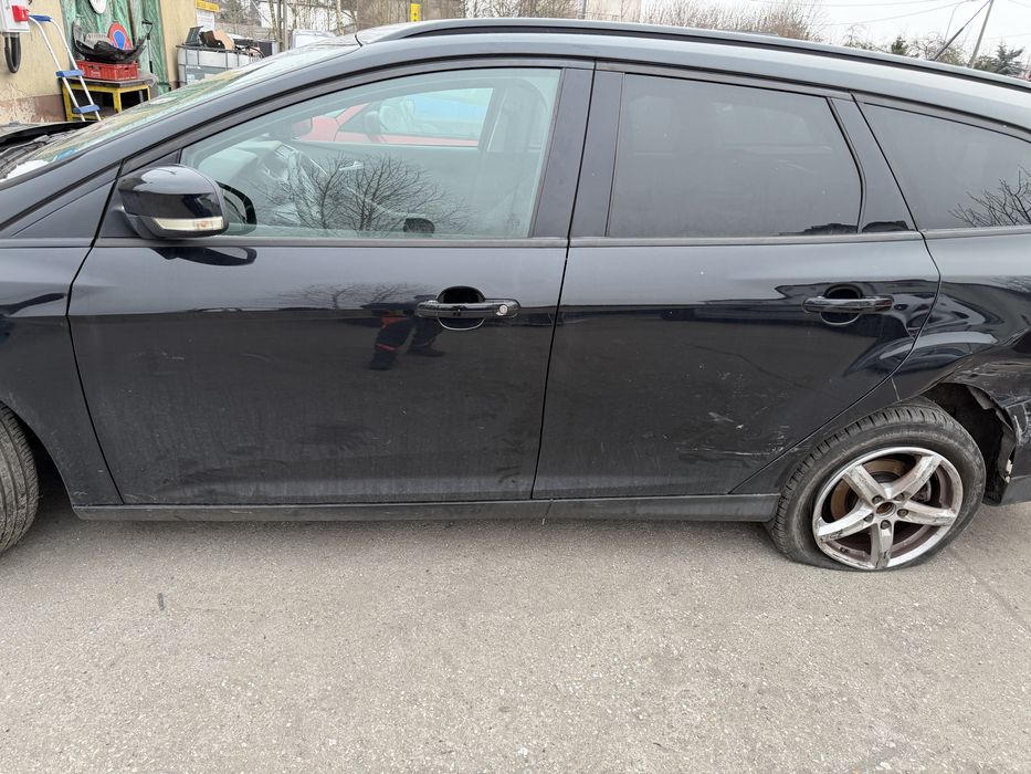 Drzwi Ford Focus mk3 FB przód lewe Focus III