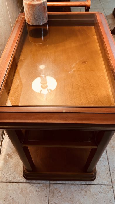 Carrinho de chá e bar em cerejeira.