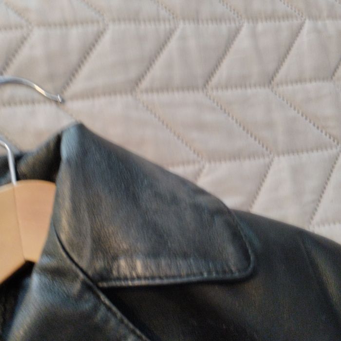 Casaco preto em pele genuína L/XL