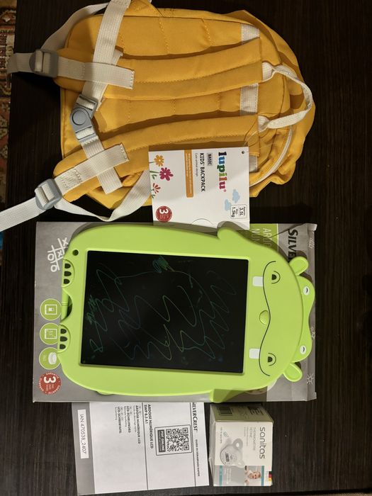 Рюкзак,планшет и соска для малышей.