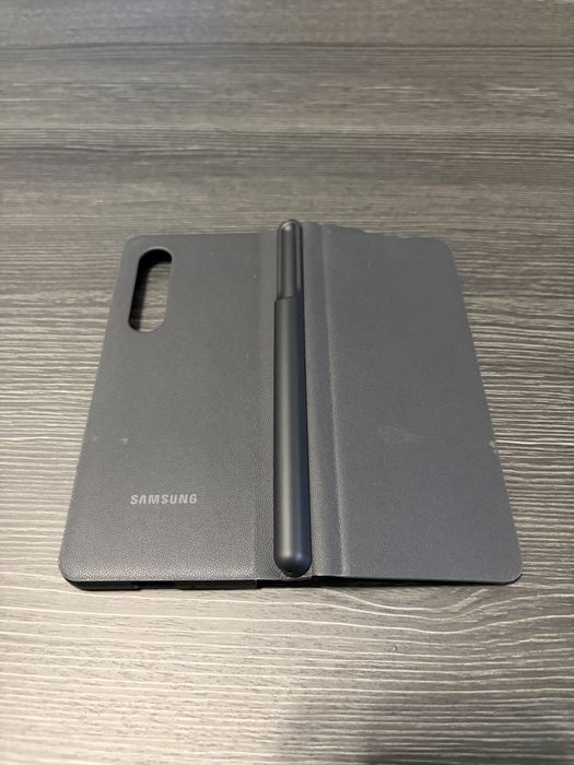 Samsung Galaxy Z Flip 3 + Galaxy Watch 4