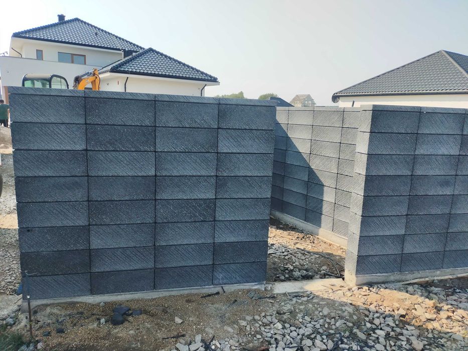 Ogrodzenia Murowane z pustaków gładkich i łupanych.