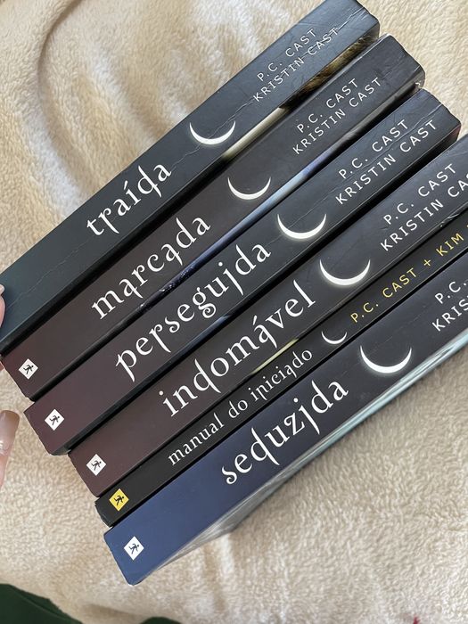 Coleção livros P. C. Kast /Escolhida