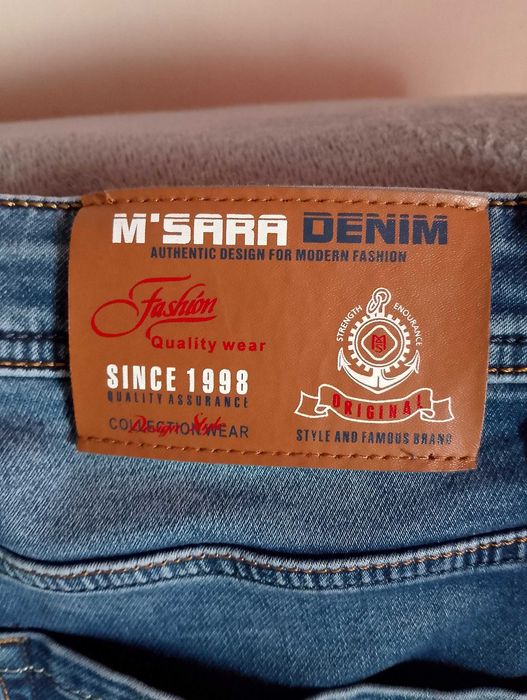 M-SARA. Śliczne spodnie jeansowe proste.