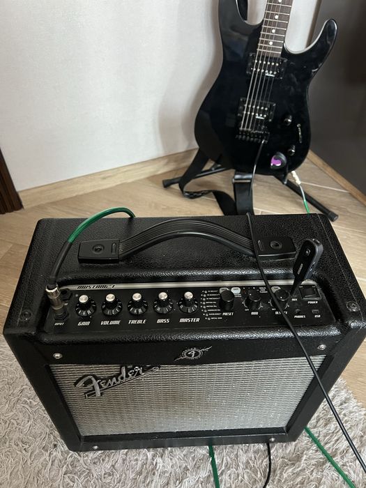 Fender Mustang I V2 гітарний комбопідсилювач /комбік для електрогітари