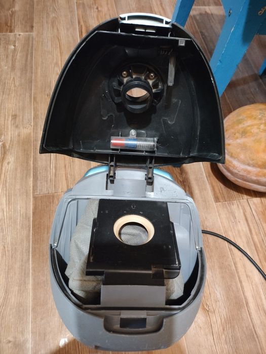 Пылесос Delfa 1400w