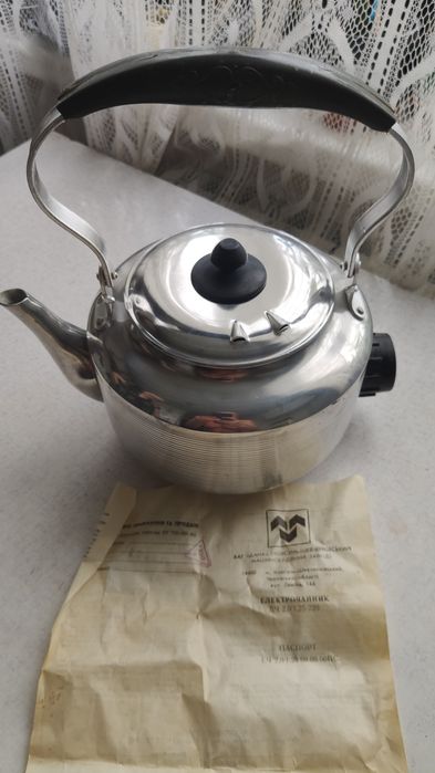 Продам практически новый и б/у электрочайник, кипятильник.