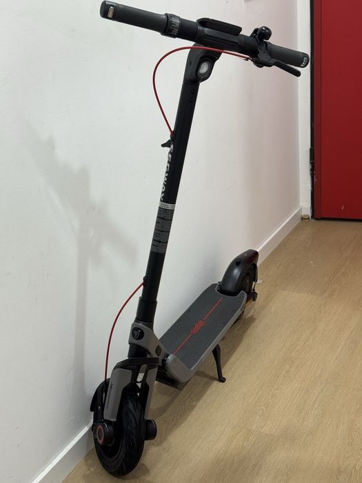 Trotinete elétrica segway ninebot novo!