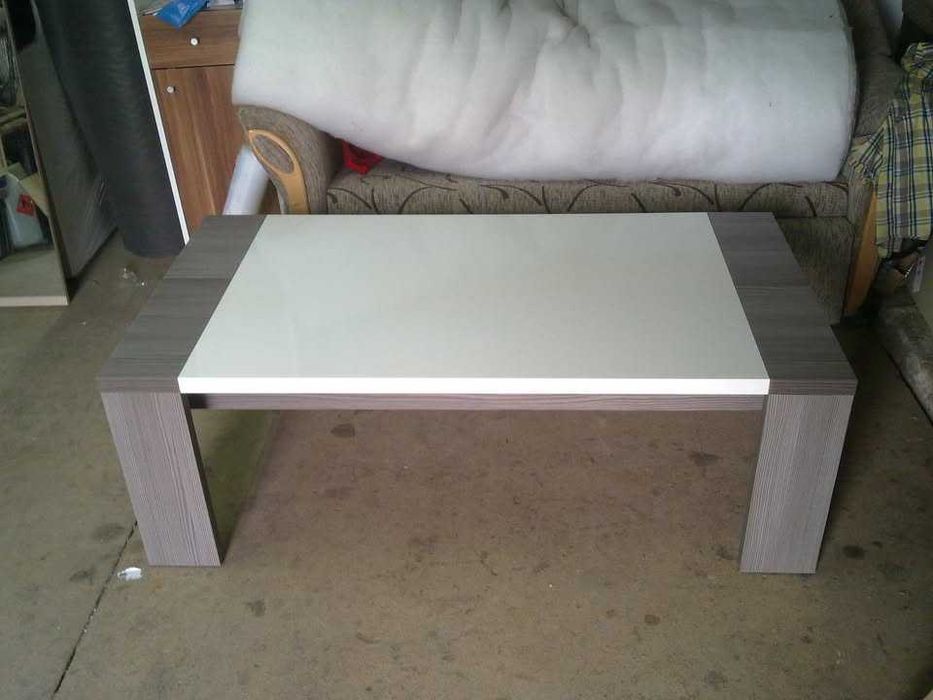 Augusto 135x70x47 (blat biały połysk) Nowa ława