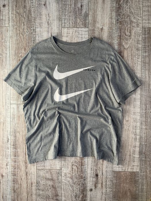 Футболка Nike Swoosh