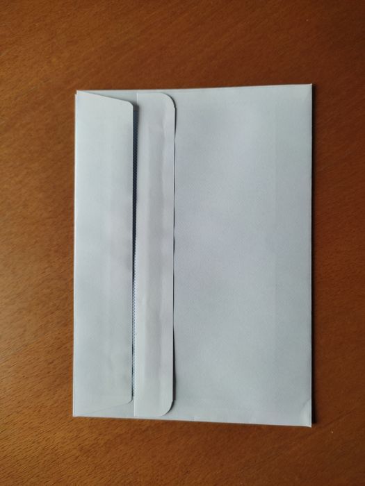 Koperta biała z klejem 100szt.