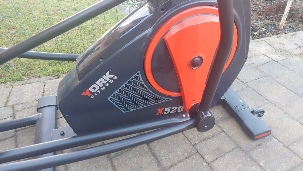 Orbitrek firmy York Fitness X520 złożony