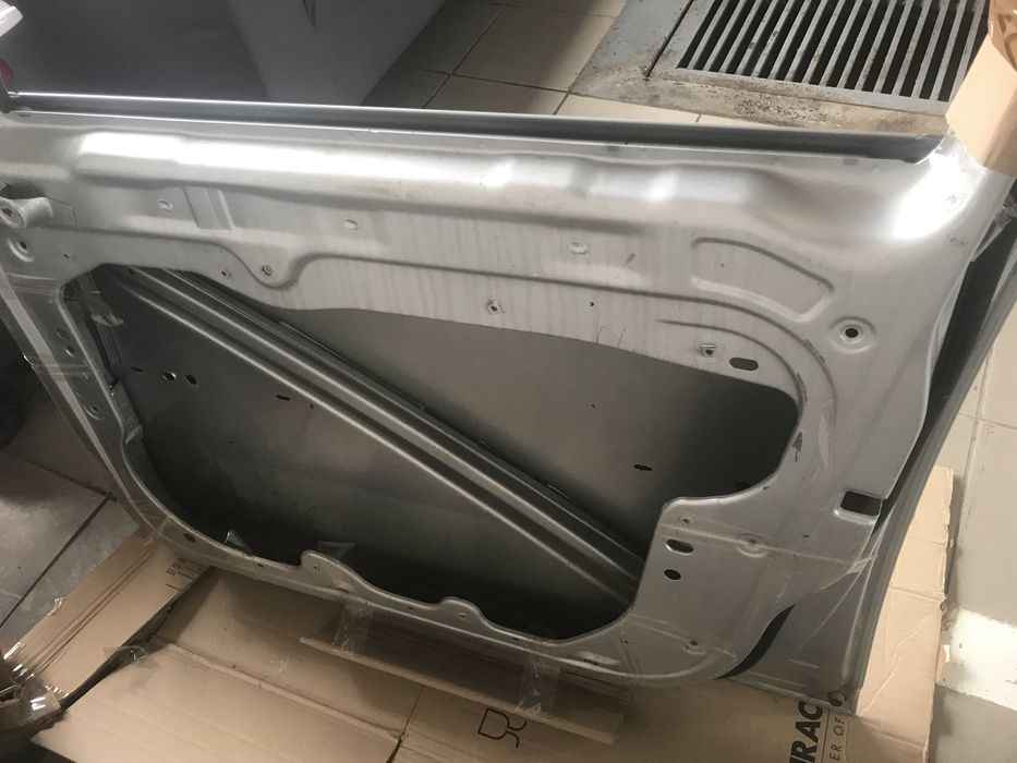 Caddy двері праві сірі