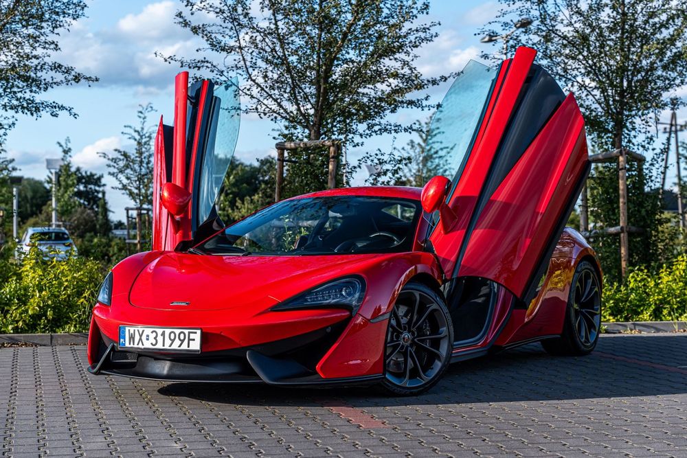 McLaren 570S Coupe McLaren 540C | 3.8 V8 Biturbo | 28613 km | Import Japonia