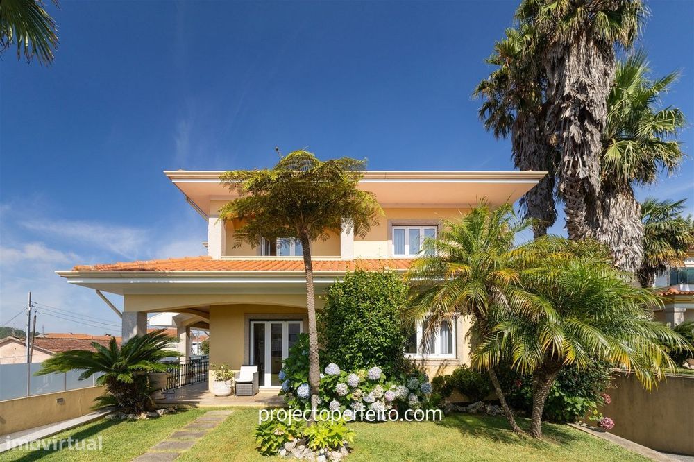 Detached T3+1 House for Sale in Lourosa, Santa Maria da Feira