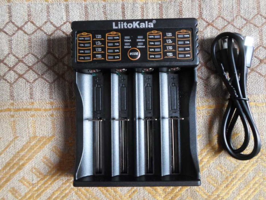 зарядное устройство для акумуляторов АА/ААА и других LiitoKala Lii-402