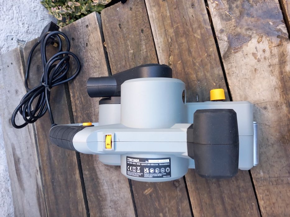 Titan elektryczna szlifierka taśmowa 240V