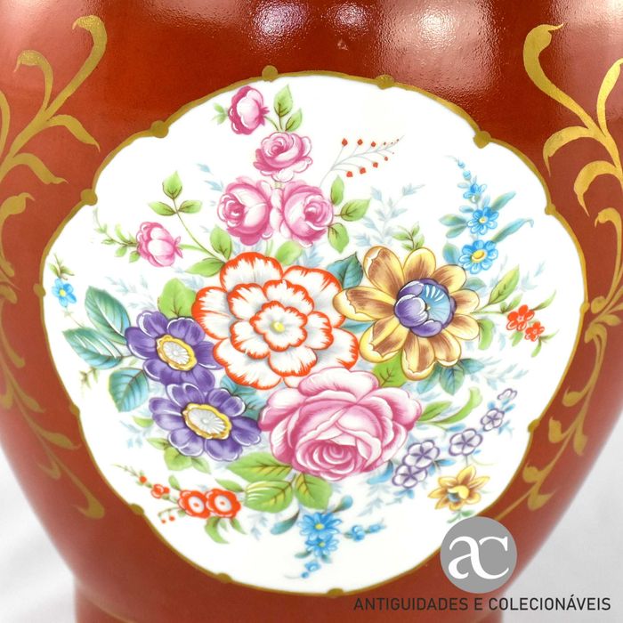 Pote com tampa em porcelana Artibus