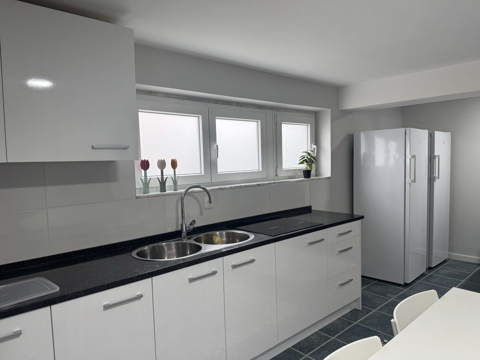 Almada quarto (a 300m da fertagus)(15 minutos de Lisboa)