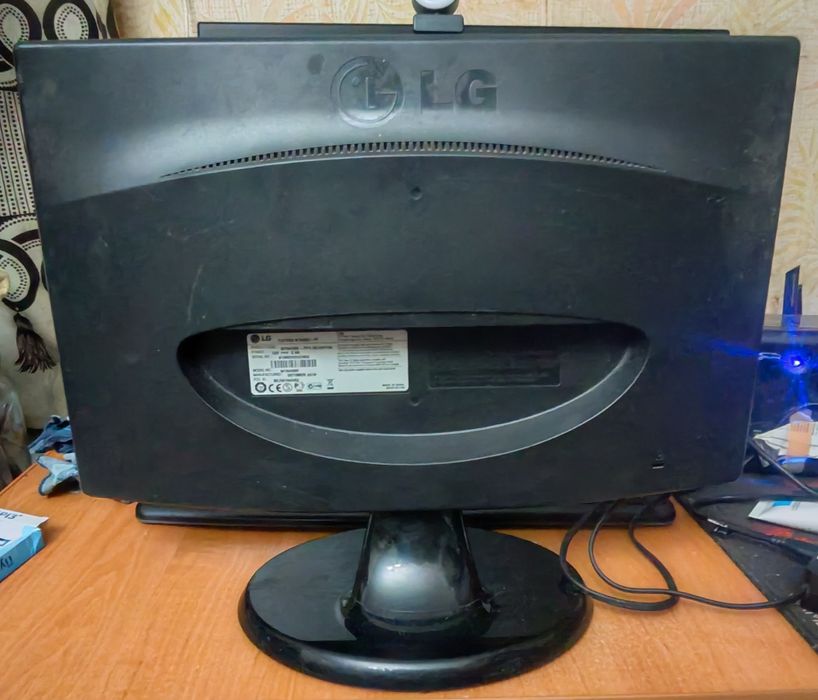 Монітор 18.5" LG Electronics W1943SE-PF