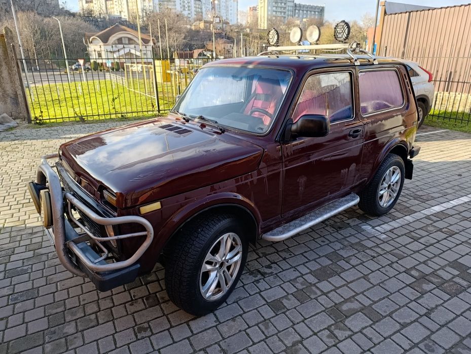 ВАЗ 21214 Нива в продажі.
