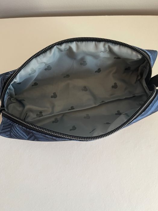 Vende-se Vários Estojos