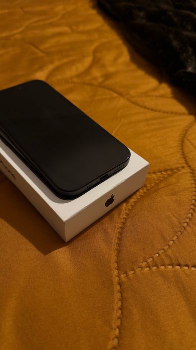 iPhone 15 excelente estado