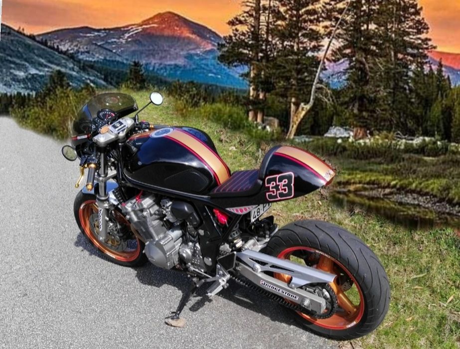 Suzuki Café Racer