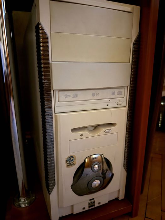Компʼютер LG DVD
