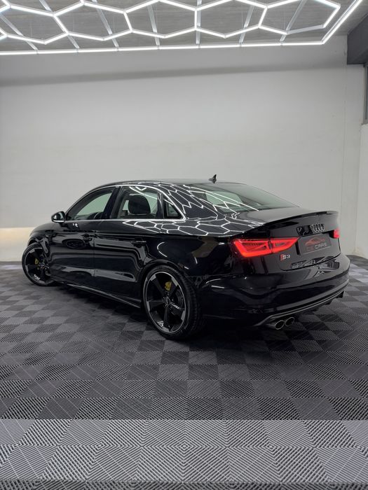 Audi A3 Limousine 1.6 TDI S-LINE kit S3