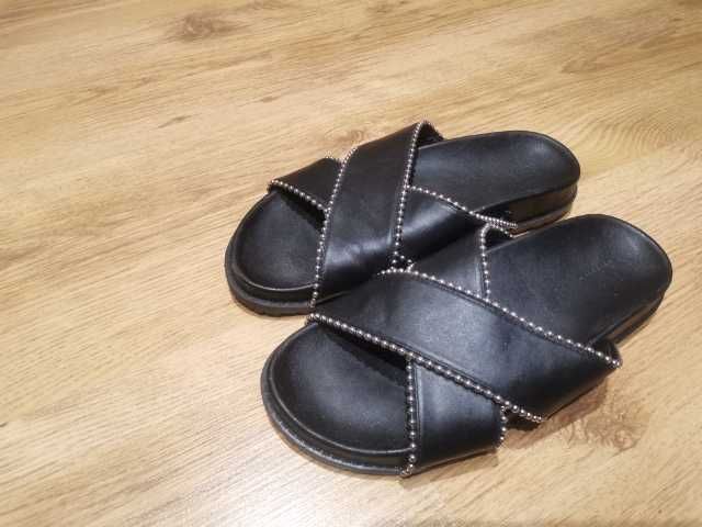 Sprzedam klapki zakupione Reserved raz założone.