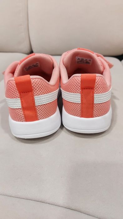 Buty dla dziewczynki roz. 31,5 firmy Puma