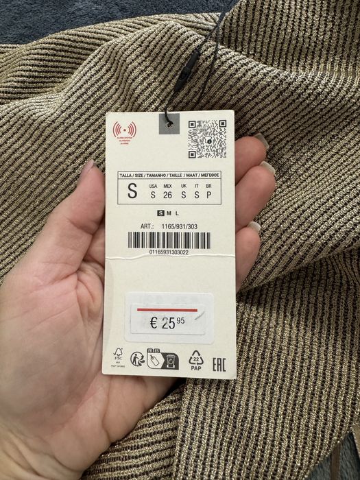 Сукня  від  Zara