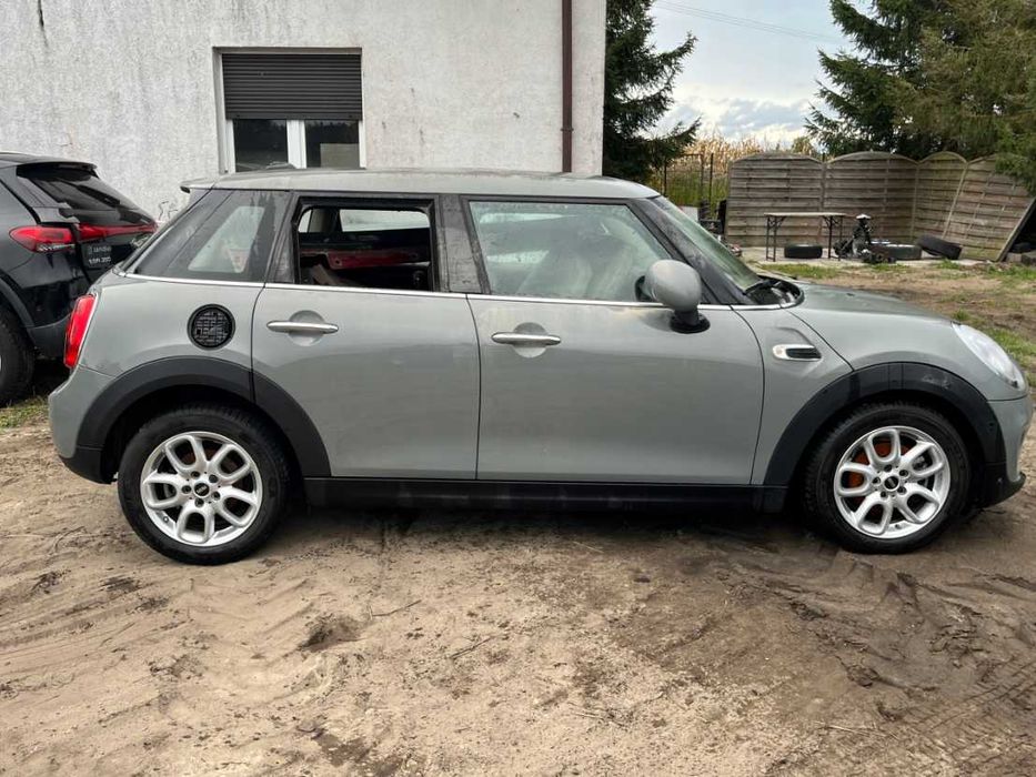 Двері MINI COOPER F55 міні купер розборка ф55 дверцята двери